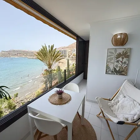 Donana Beachfront Ocean View Sunset Balcony アパート パタラバカ